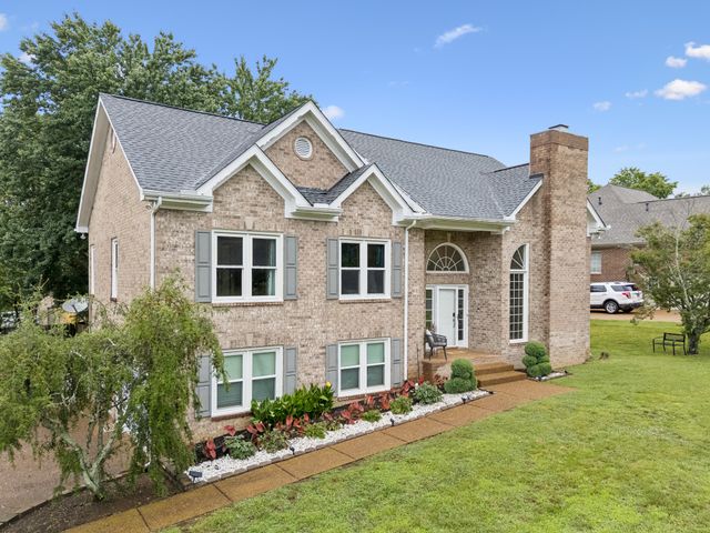 2920 Stewart Campbell Pt, Thompsons Station, TN 37179