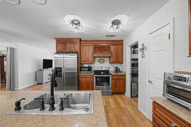 6325 SE SARAH LANE, New Port Richey, FL 34653