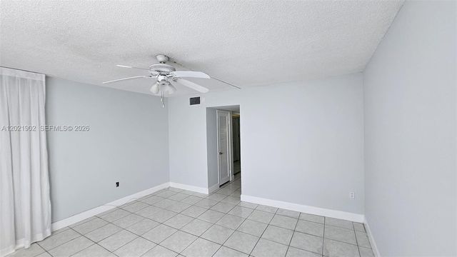 1750 NE 191st St 325-4, Miami, FL 33179