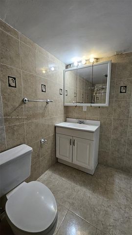 1750 NE 191st St 325-4, Miami, FL 33179