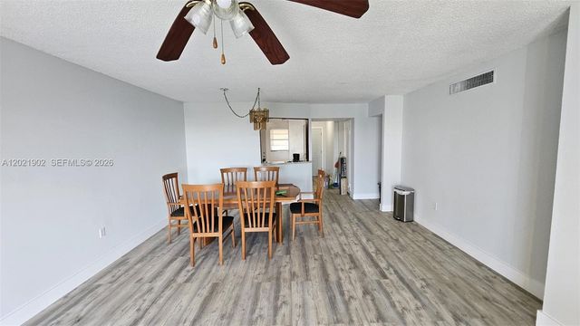 1750 NE 191st St 325-4, Miami, FL 33179