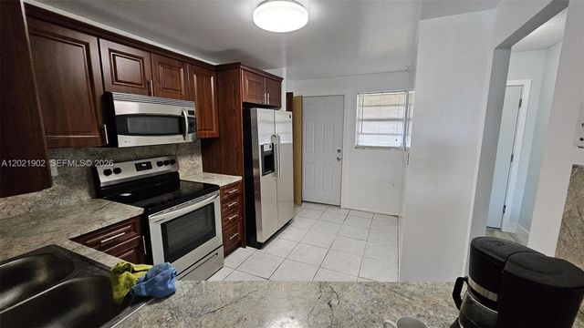 1750 NE 191st St 325-4, Miami, FL 33179