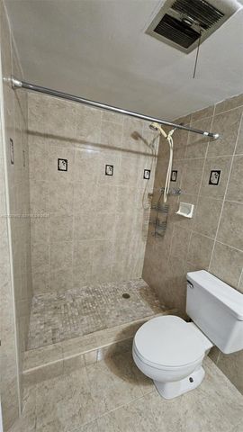 1750 NE 191st St 325-4, Miami, FL 33179