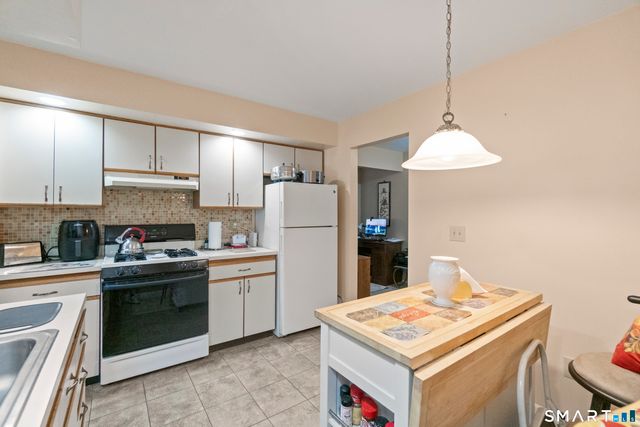 203 Windgate Circle C, Monroe, CT 06468