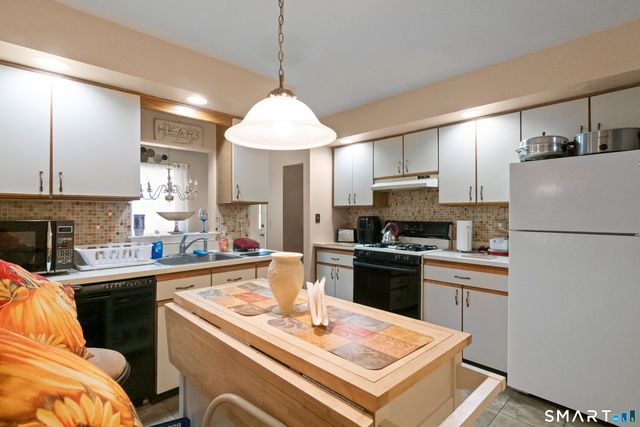 203 Windgate Circle C, Monroe, CT 06468
