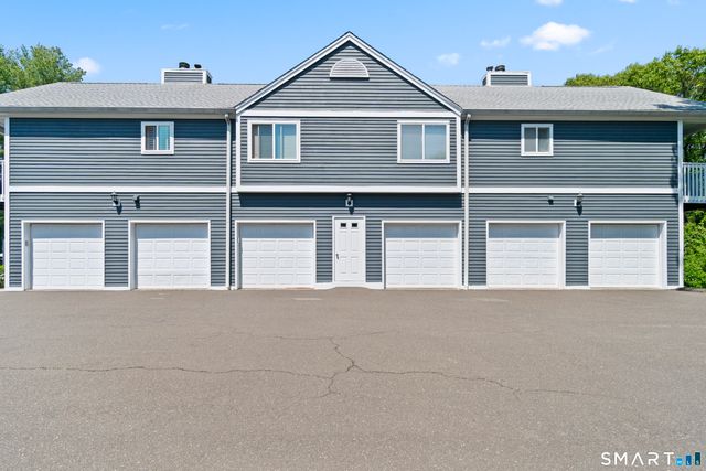 203 Windgate Circle C, Monroe, CT 06468