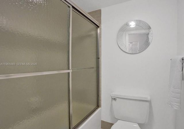 6101 N Falls Cir Dr 302, Lauderhill, FL 33319