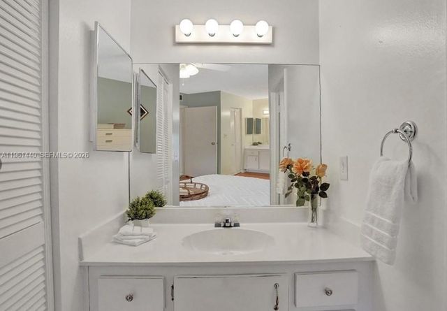 6101 N Falls Cir Dr 302, Lauderhill, FL 33319