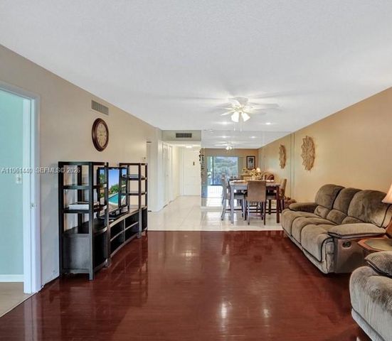 6101 N Falls Cir Dr 302, Lauderhill, FL 33319