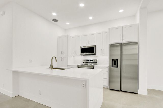 2601 NW 7th Street 2601, Boynton Beach, FL 33426