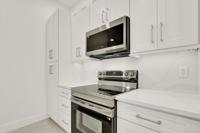 2601 NW 7th Street 2601, Boynton Beach, FL 33426