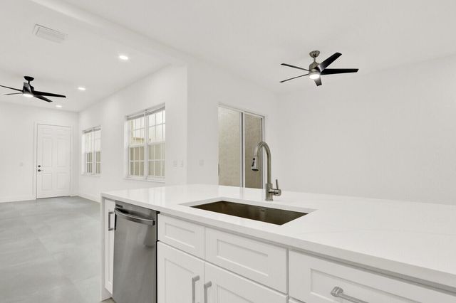 2601 NW 7th Street 2601, Boynton Beach, FL 33426