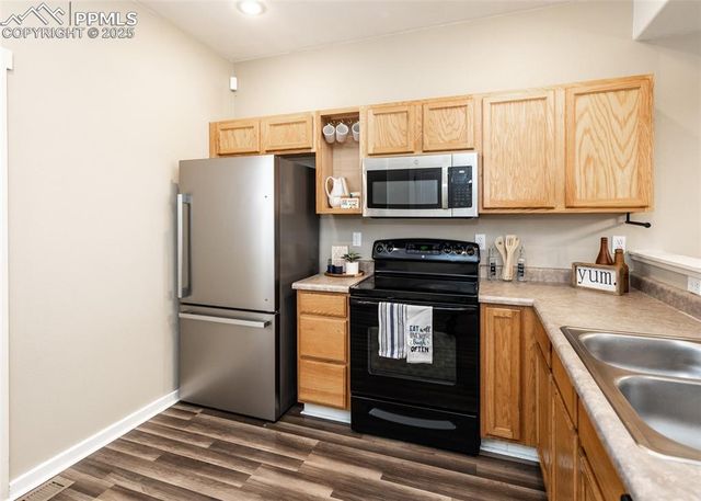 5182 Dovetail Lane, Colorado Springs, CO 80916