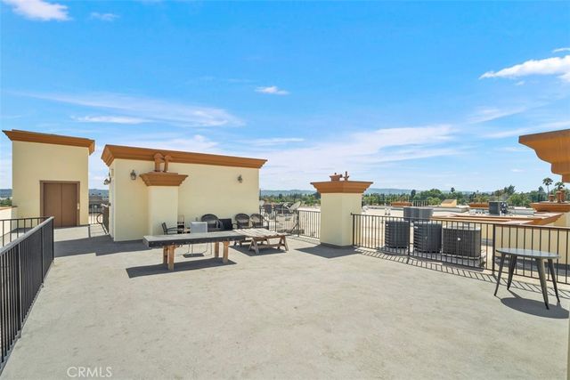 6938 Laurel Canyon Blvd 304, North Hollywood, CA 91605
