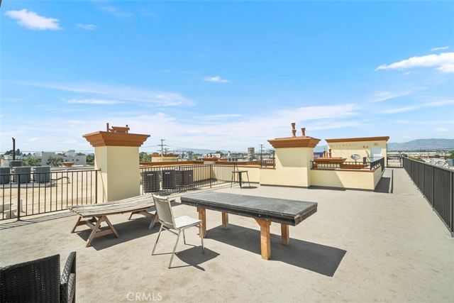 6938 Laurel Canyon Blvd 304, North Hollywood, CA 91605