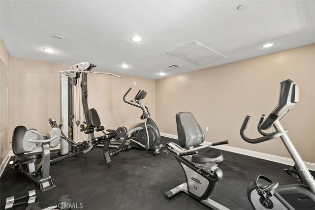 6938 Laurel Canyon Blvd 304, North Hollywood, CA 91605