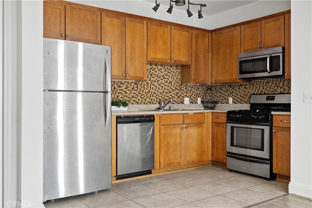 6938 Laurel Canyon Blvd 304, North Hollywood, CA 91605