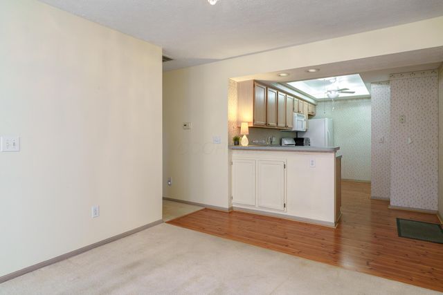 3832 Falls Circle Drive, 22, Hilliard, OH 43026