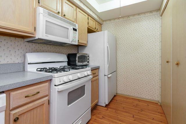 3832 Falls Circle Drive, 22, Hilliard, OH 43026