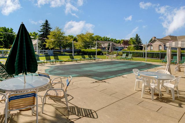 3832 Falls Circle Drive, 22, Hilliard, OH 43026