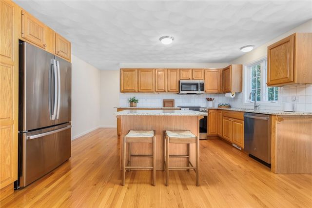10 GINGER Trail, Coventry, RI 02816