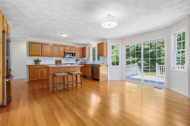 10 GINGER Trail, Coventry, RI 02816