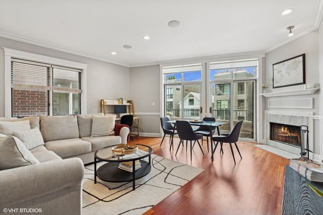 2438 N Clybourn Avenue 2, Chicago, IL 60614