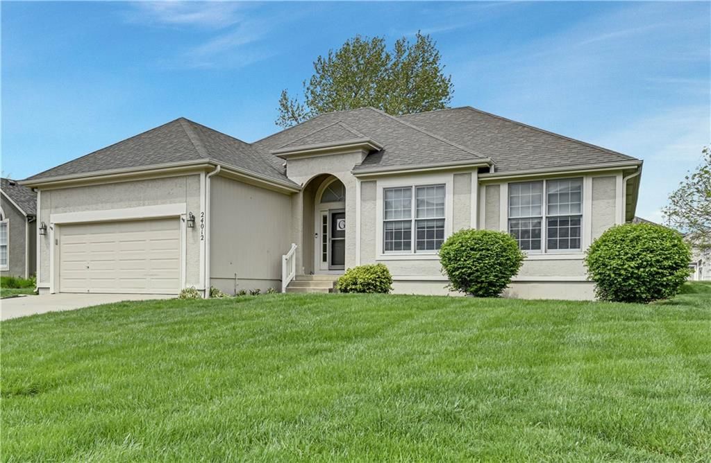 24012 Augusta Court, Paola, KS 66071