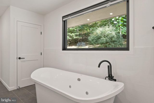 1335 N PEGRAM ST N, Alexandria, VA 22304