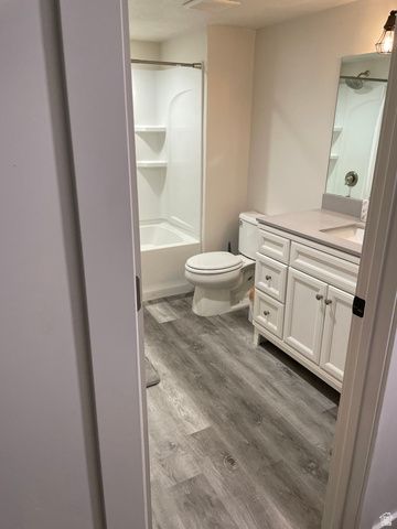 1372 W 400 S, Syracuse, UT 84075
