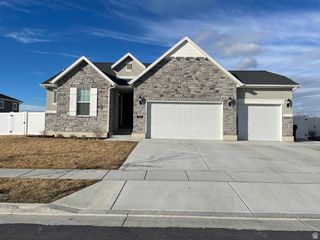 1372 W 400 S, Syracuse, UT 84075