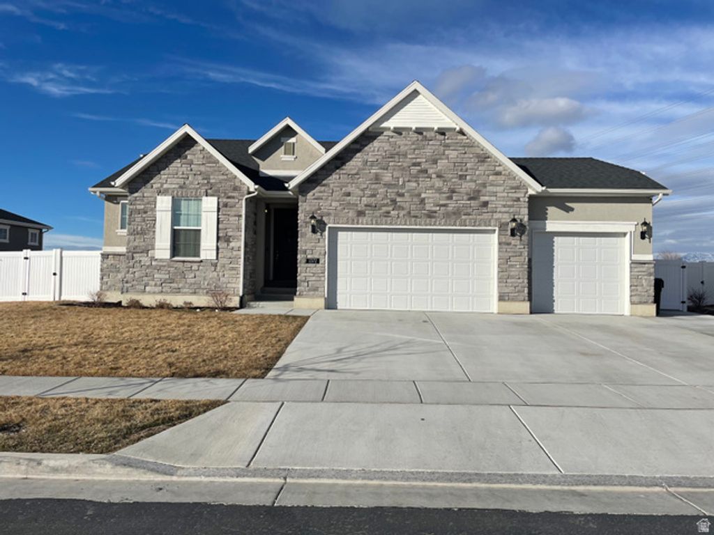 1372 W 400 S, Syracuse, UT 84075