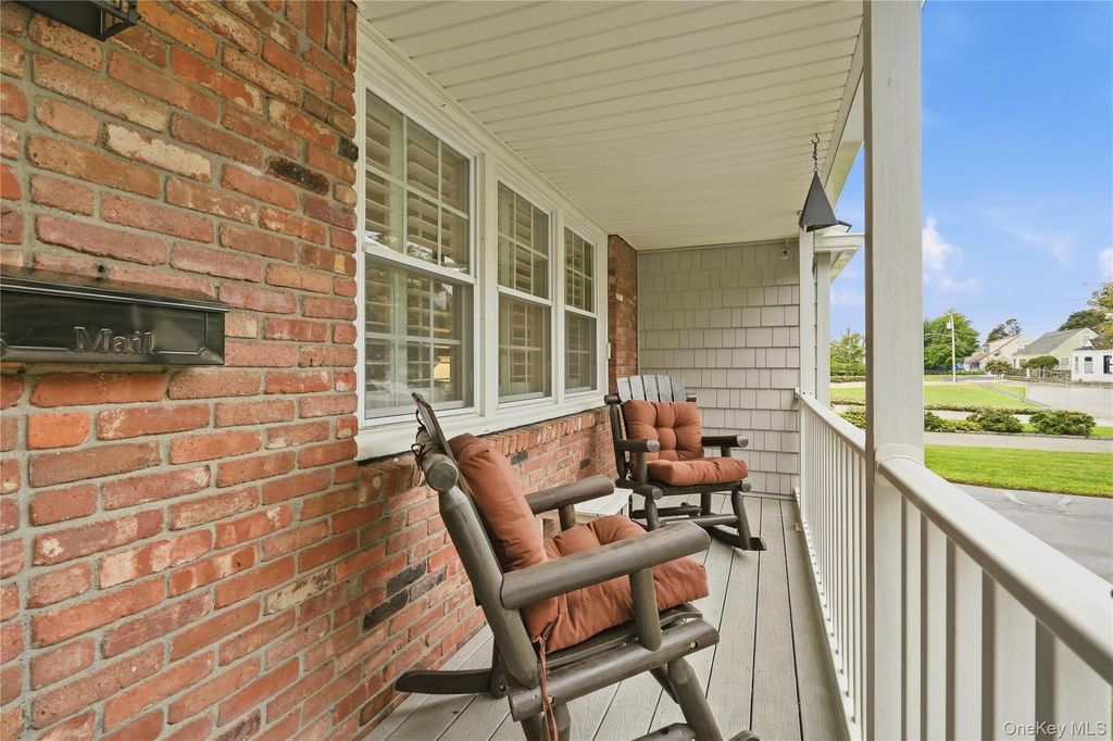 2 Baltic Place, Amity Harbor, NY 11701 — photo 4
