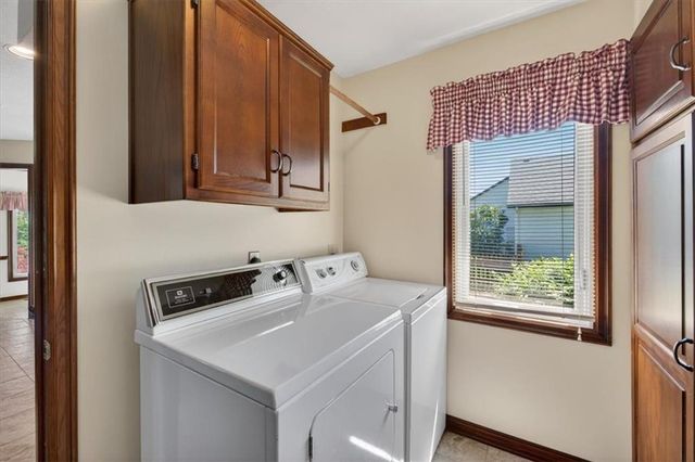 4933 SW Raintree Parkway, Lee's Summit, MO 64082