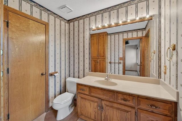 4933 SW Raintree Parkway, Lee's Summit, MO 64082