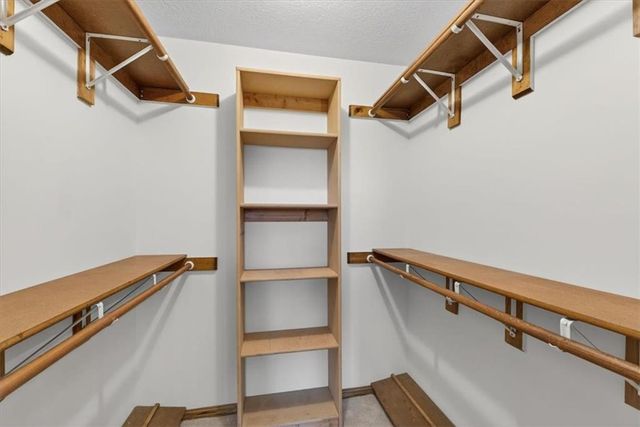 4933 SW Raintree Parkway, Lee's Summit, MO 64082
