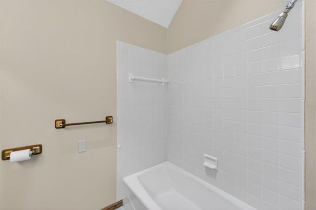 4933 SW Raintree Parkway, Lee's Summit, MO 64082