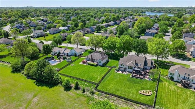 4933 SW Raintree Parkway, Lee's Summit, MO 64082