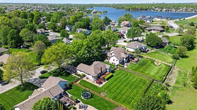 4933 SW Raintree Parkway, Lee's Summit, MO 64082