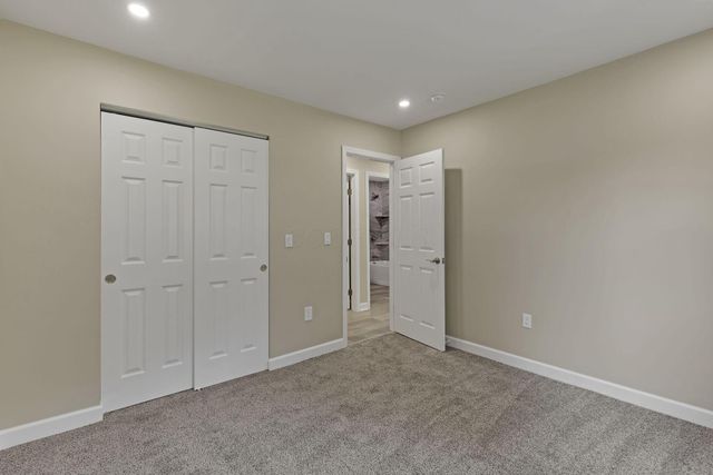 53 3rd Avenue SW, Pataskala, OH 43062