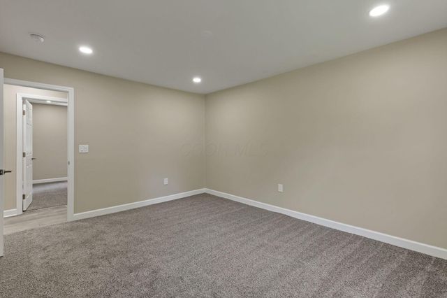 53 3rd Avenue SW, Pataskala, OH 43062