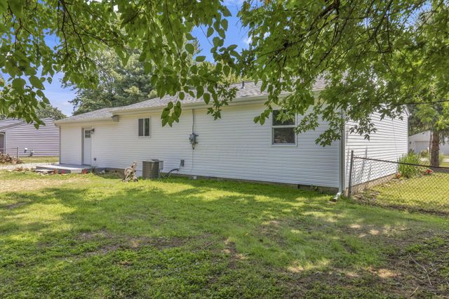 53 3rd Avenue SW, Pataskala, OH 43062