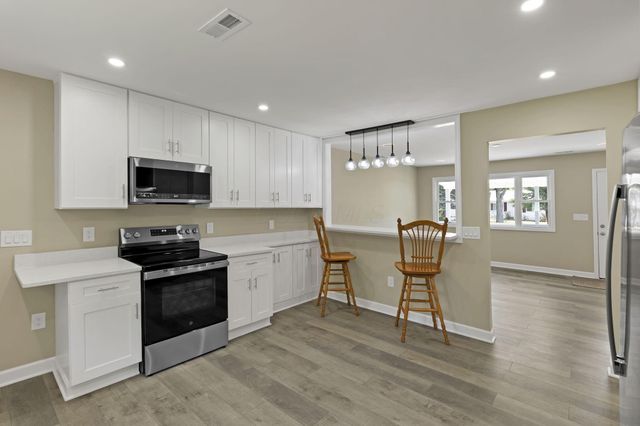 53 3rd Avenue SW, Pataskala, OH 43062