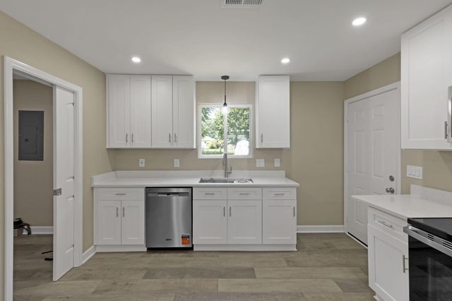 53 3rd Avenue SW, Pataskala, OH 43062