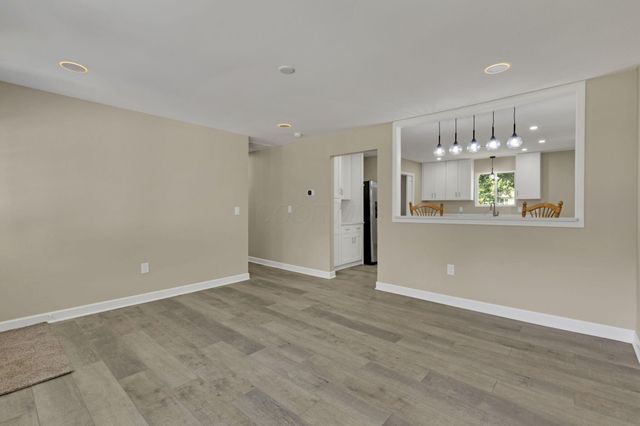 53 3rd Avenue SW, Pataskala, OH 43062