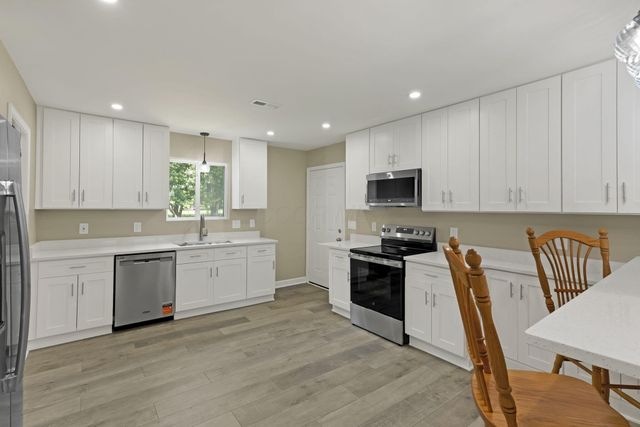 53 3rd Avenue SW, Pataskala, OH 43062
