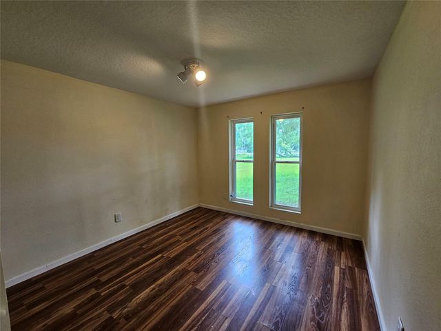 132 Otter Trail, Lake Jackson, TX 77566