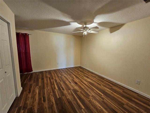 132 Otter Trail, Lake Jackson, TX 77566