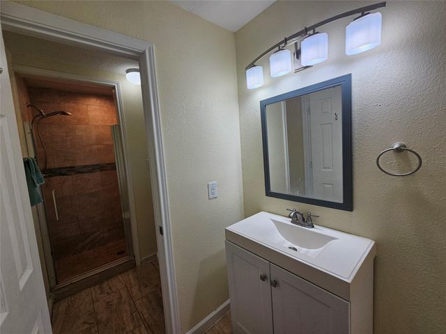 132 Otter Trail, Lake Jackson, TX 77566