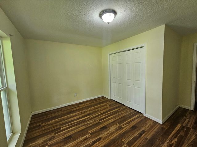 132 Otter Trail, Lake Jackson, TX 77566